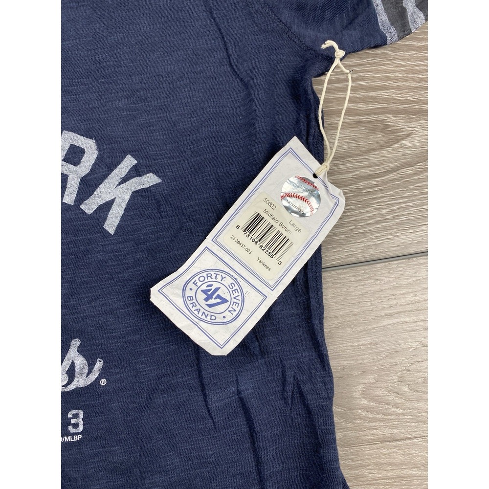 47 Brand Women's MLB New York Yankees V Neck Logo Scrum Tee Blue Size Large New - Picture 6 of 8